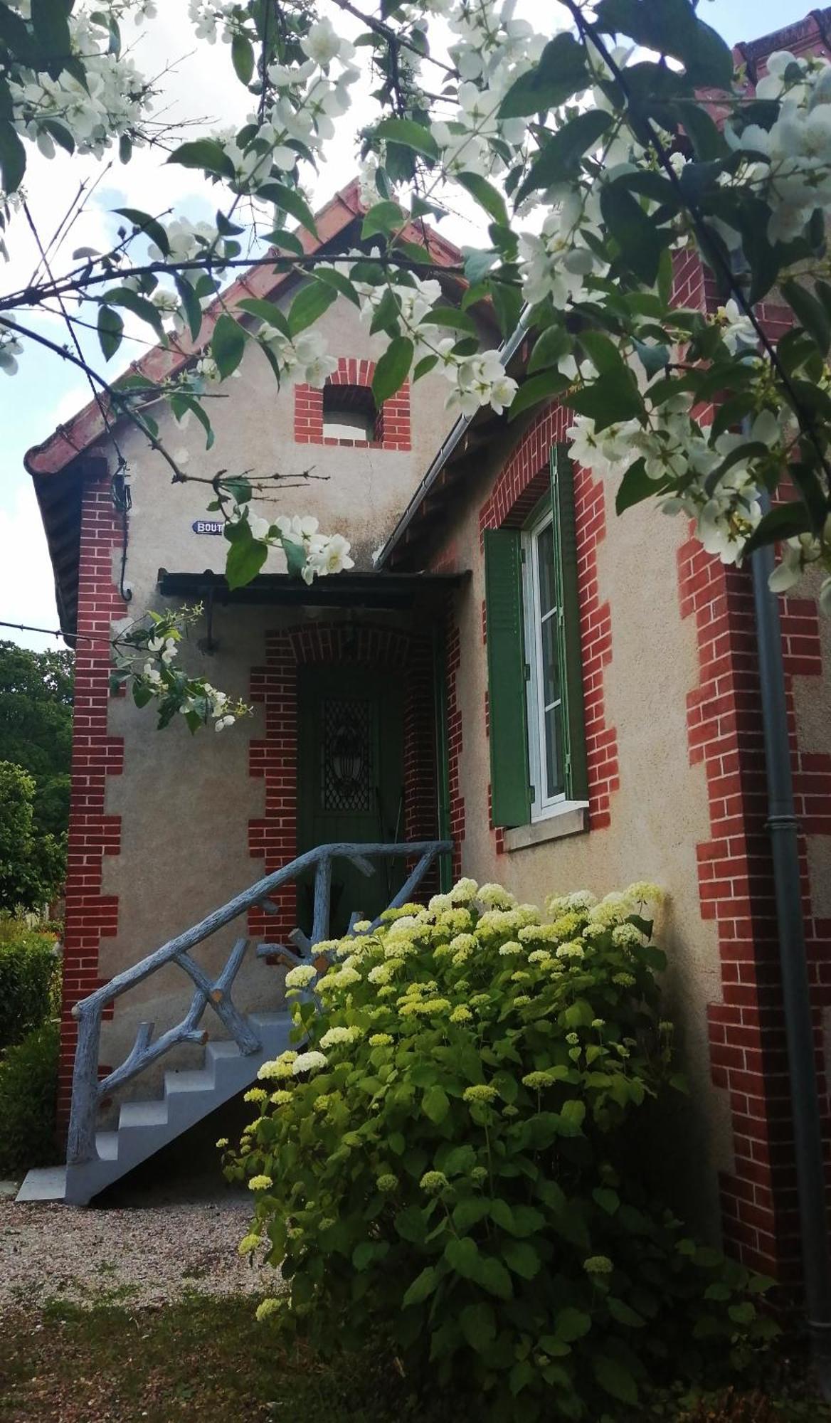 Maison " Bouton D'Or" Au Bord De L'Eau, A 10 Mn De Tours , Meuble Classe Une Etoile Saint-Avertin Exterior photo